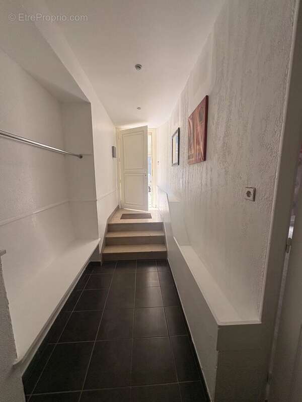 Appartement à MARSEILLE-5E