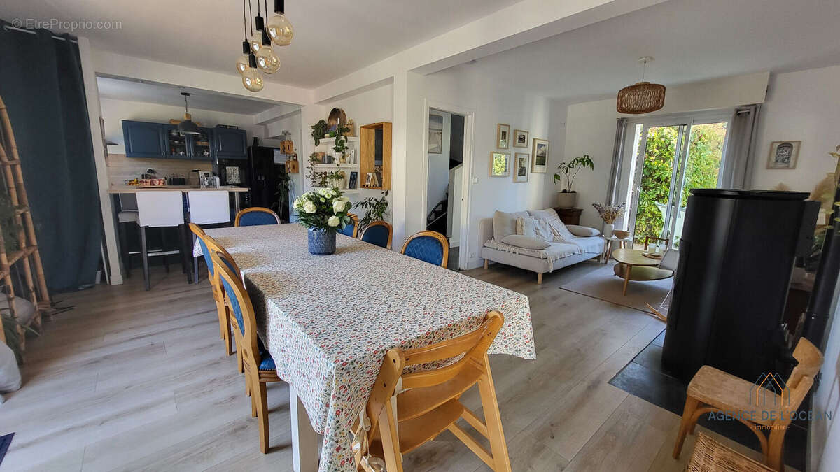 Maison à vendre à Ploemel - 890 m² avec piscine et jardin aménagé - photo 2