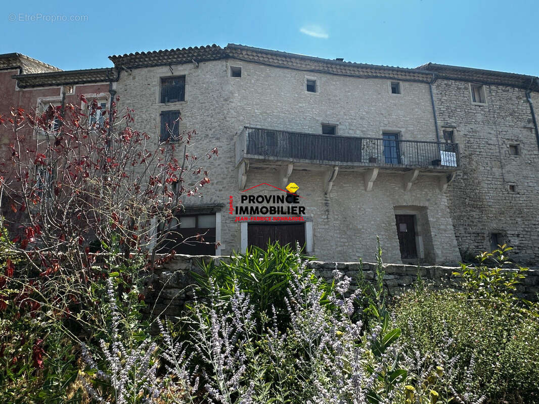 Maison 192 m² à Taulignan  - photo 2