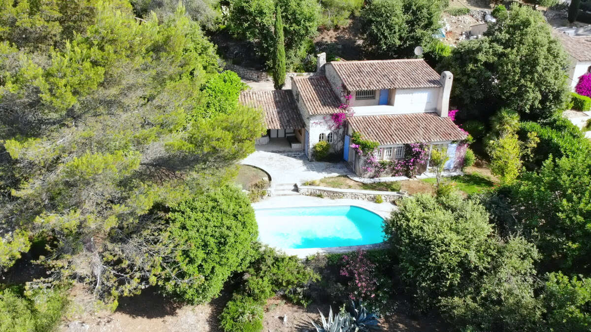 Maison à TOURRETTES-SUR-LOUP