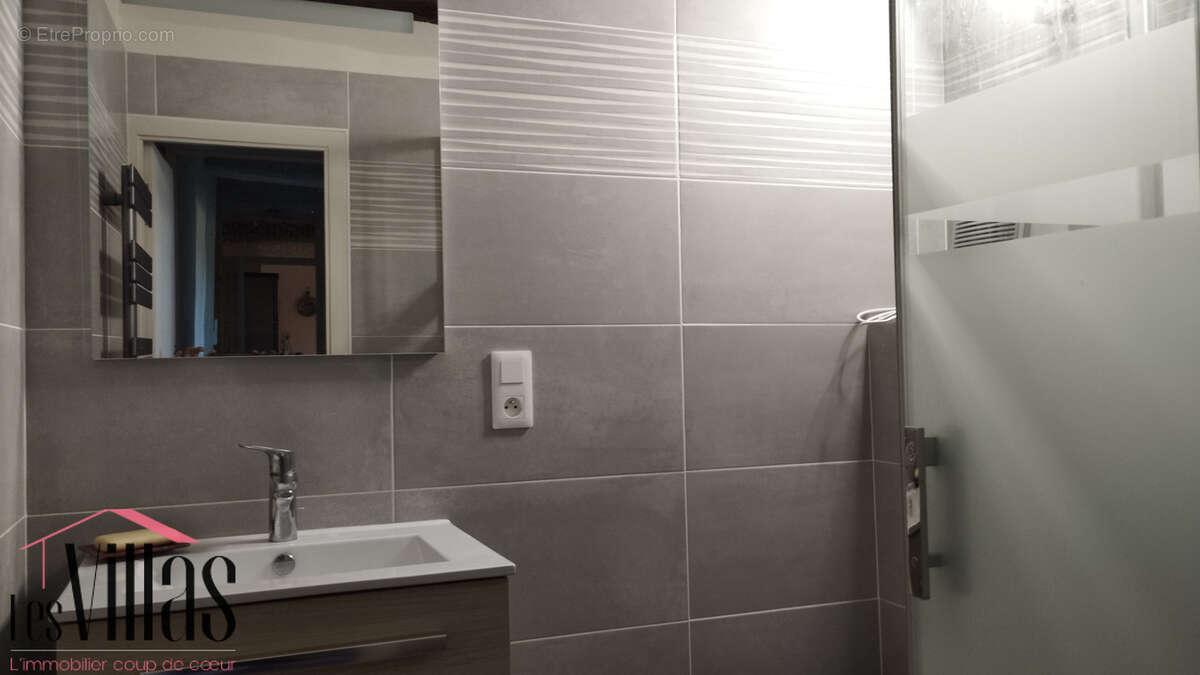 Mas de caractère rénové   195 m2 habitables sur plus de 550 m2 de terrain - photo 13