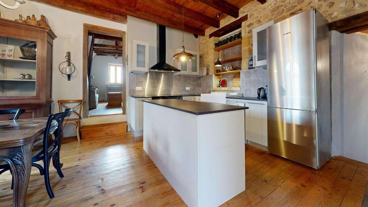 EXCLUSIVITE LABEL PIERRES. L'Élégance Discrète d'une Maison de Village, avec tous commerces - photo 13