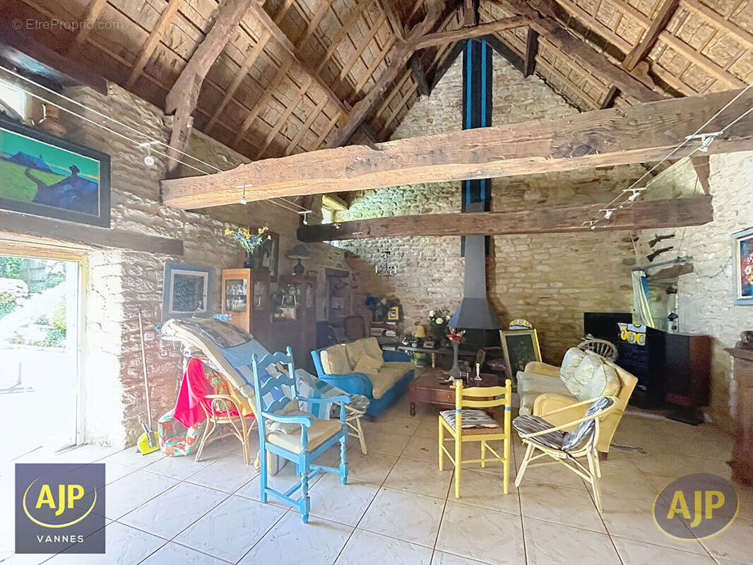 Maison à LOCQUELTAS
