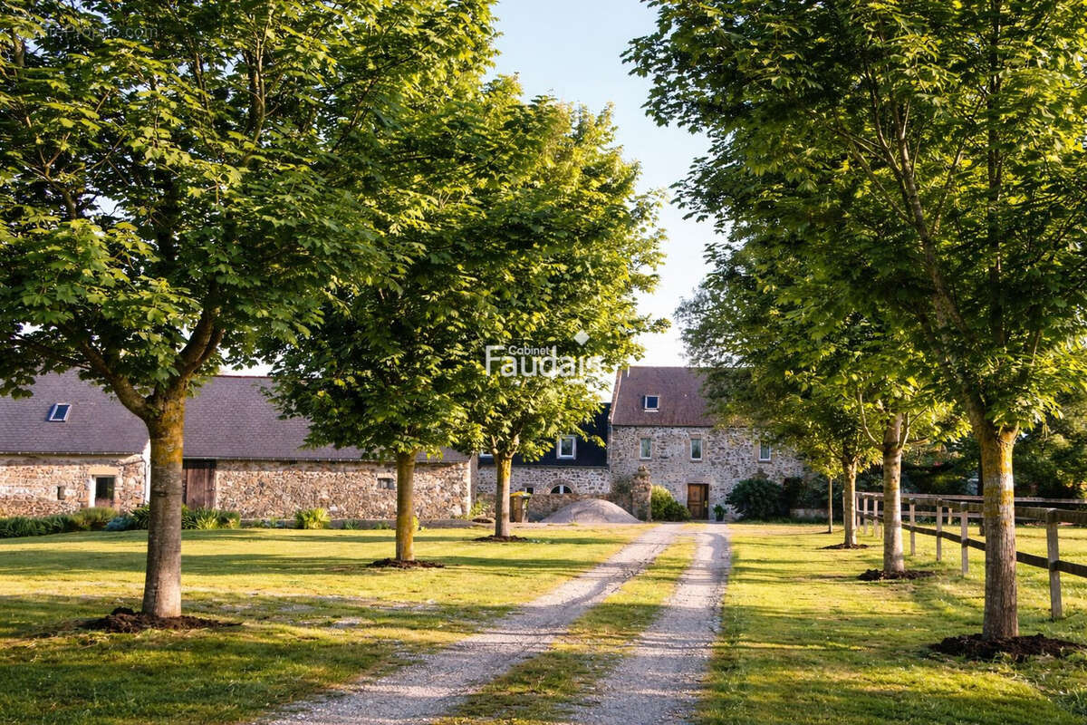 Maison 455 m² à Blainville-Sur-Mer  - photo 2