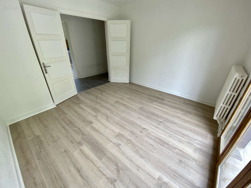 Appartement à SAINT-JULIEN-MONT-DENIS