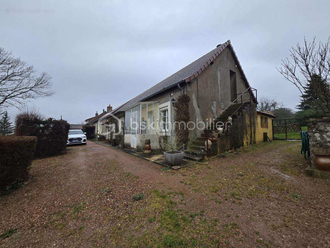 Maison à SAINT-BENIN-D'AZY