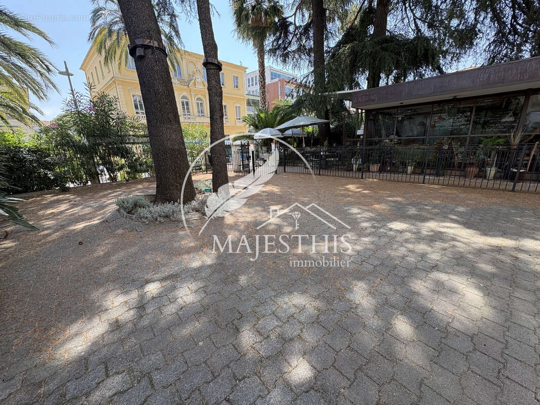 Appartement 69 m2 avec grande terrasse en rez de jardin- centre ville; - photo 2