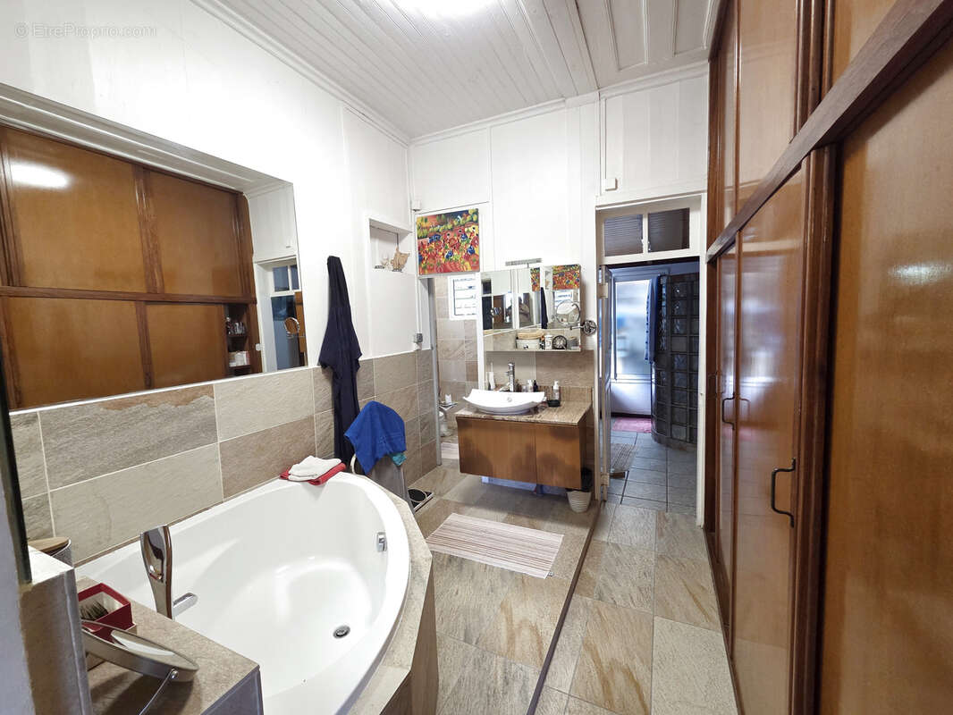 A vendre à La Montagne, villa créole F4-5 + bungalow - photo 13