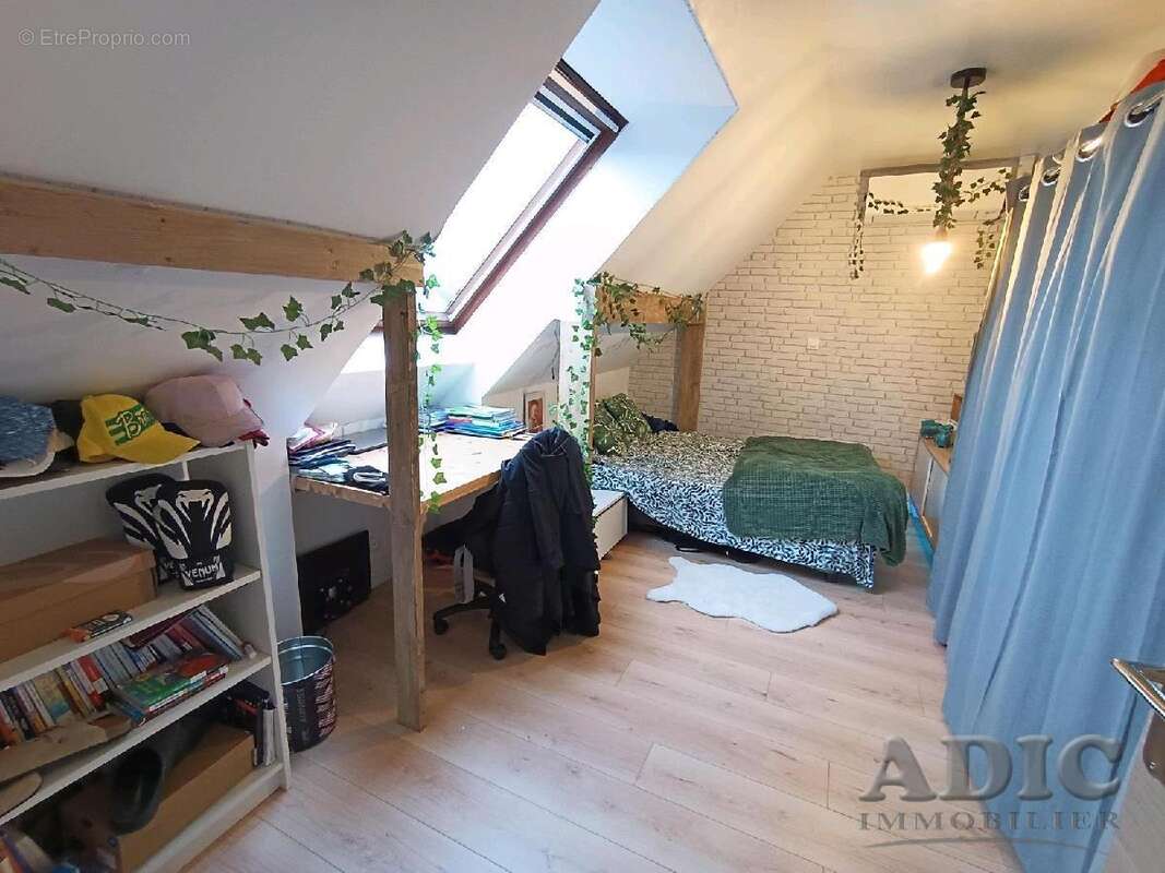 Maison 111 m² à Le Plessis-Belleville  - photo 7