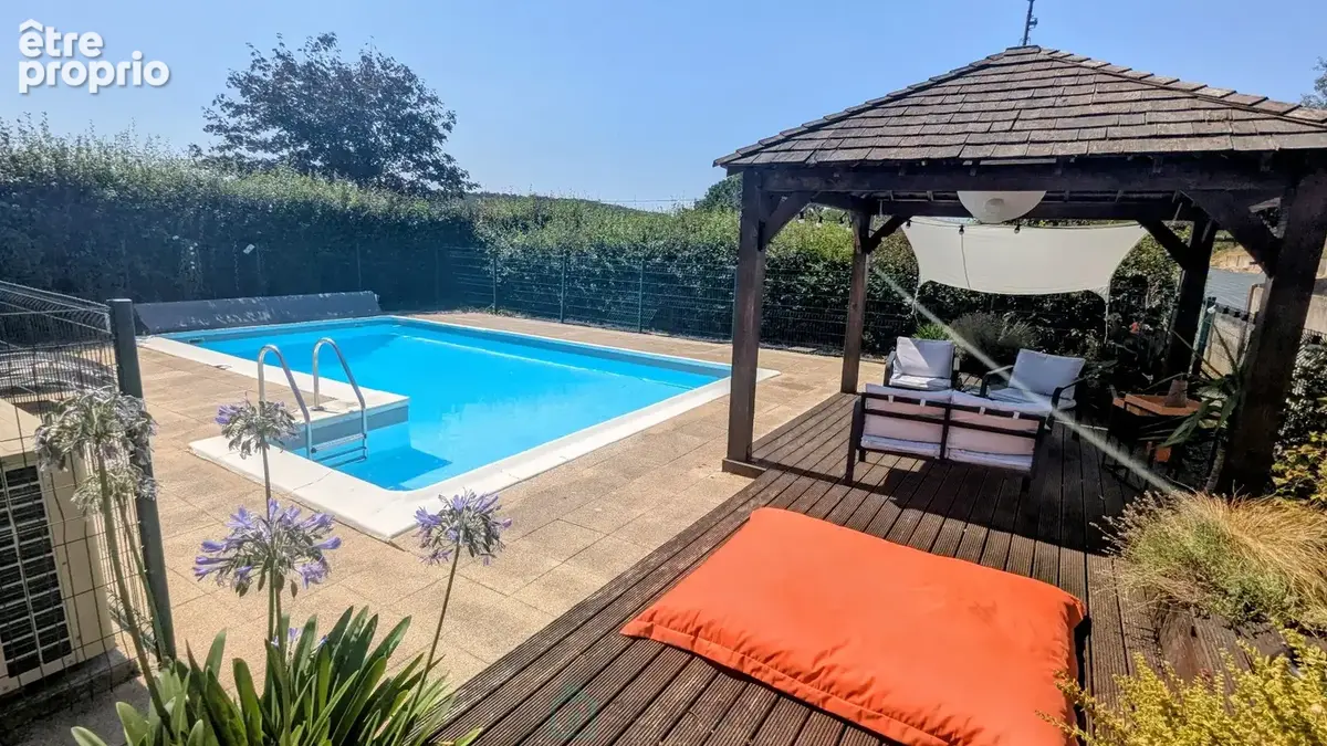 Belle propriété familiale avec piscine chauffée et vue dégagée - photo 2