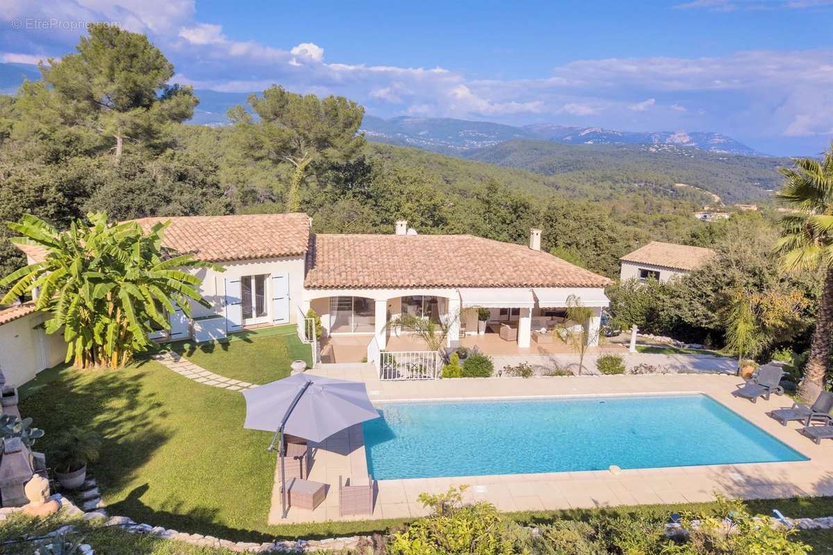 Maison à ROQUEFORT-LES-PINS