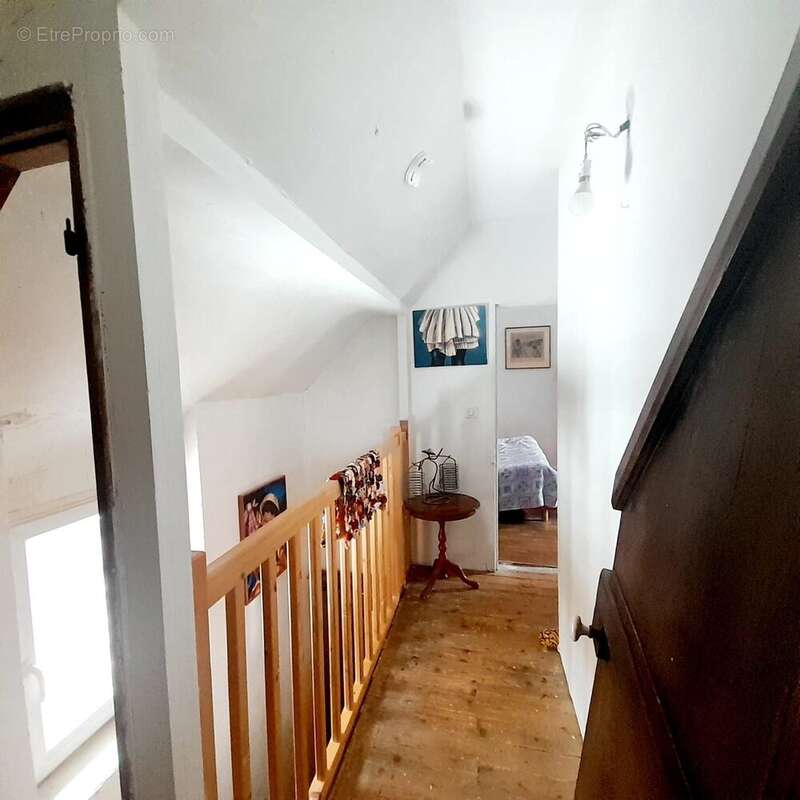 Maison 108 m² à Villeneuve-Sur-Yonne  - photo 8