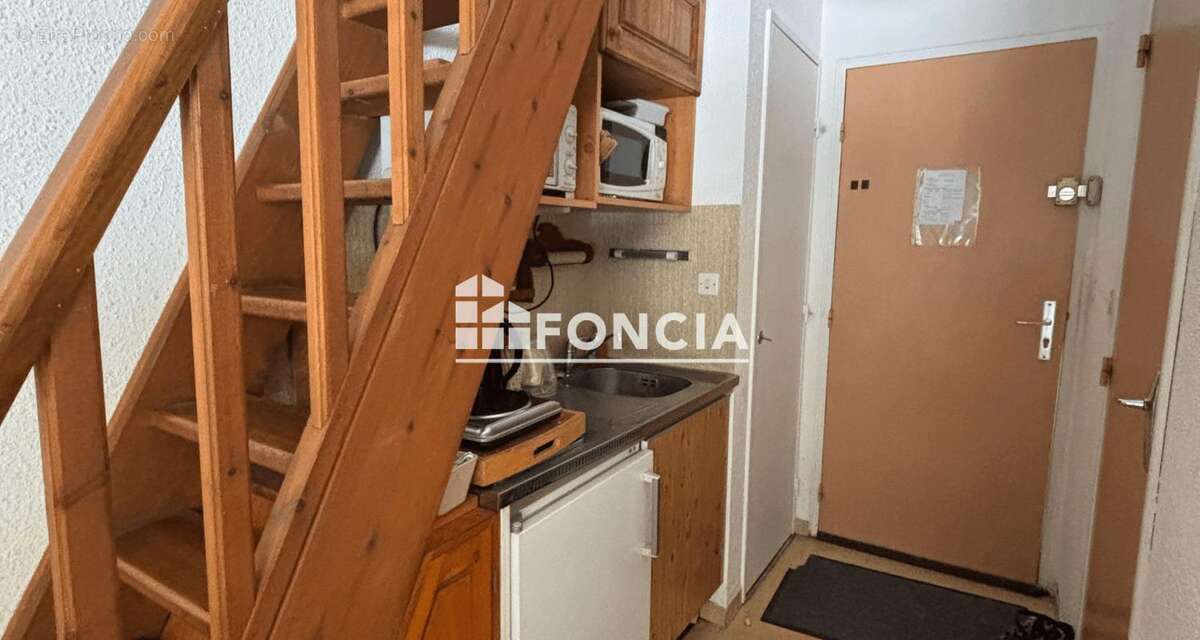 La foux, coquet t2 en duplex, offrant une vraie chambre en etage, 4 couchages, terrasse et casier a ski, proche centre acces pis - photo 7