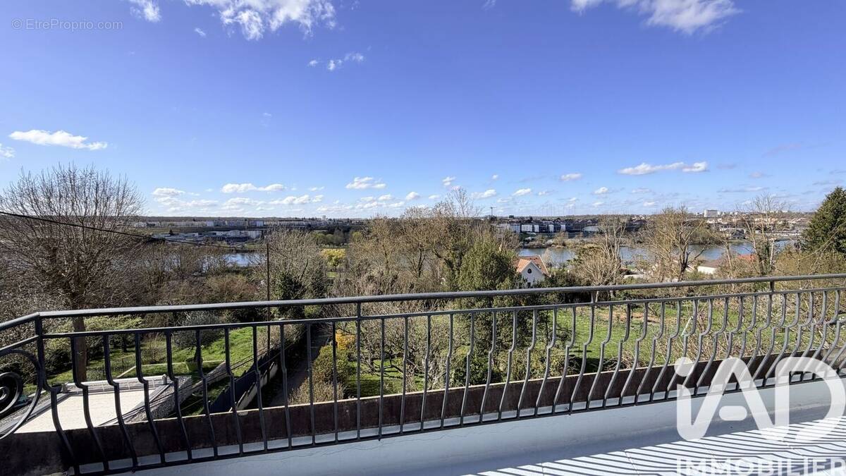 Photo 1 - Maison à VAUX-LE-PENIL