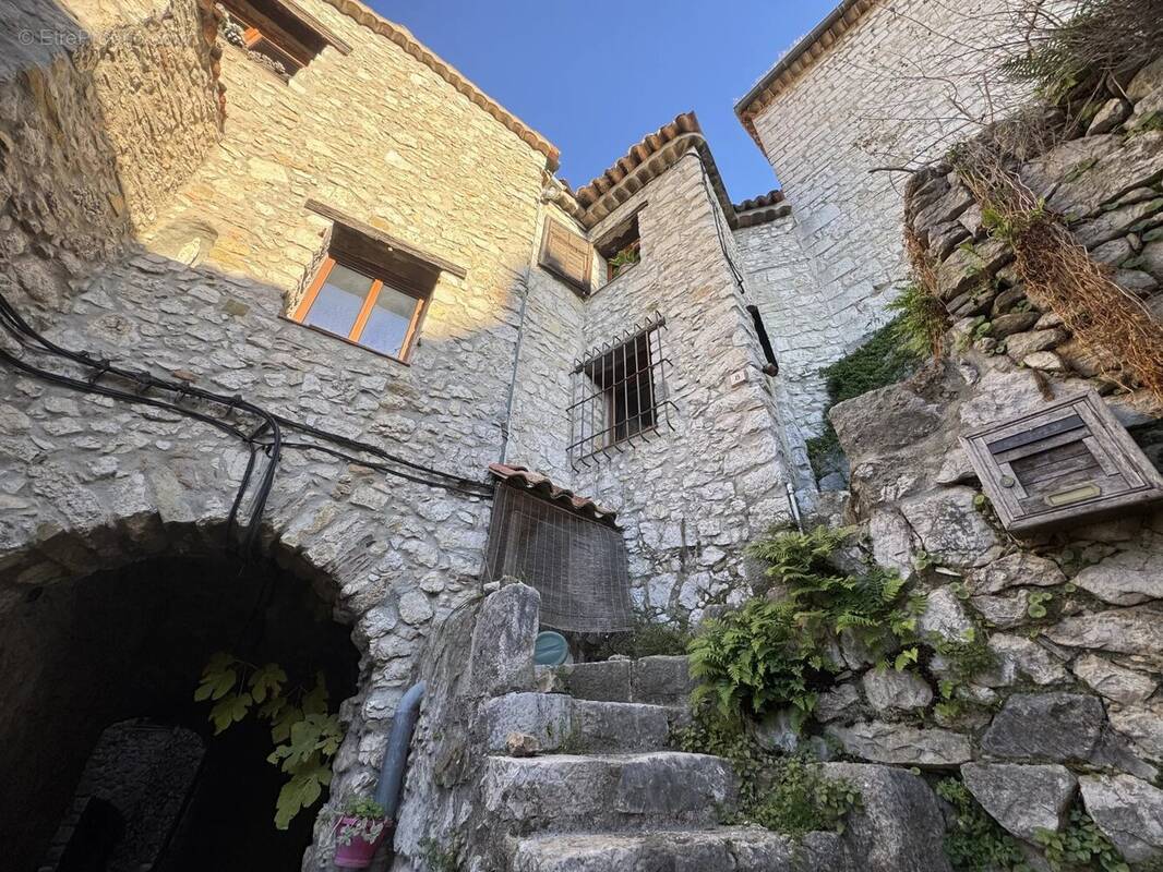 Appartement à PEILLON