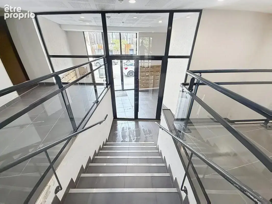 3 pièces de 60,5m² dans immeuble récent avec balcon et parking - photo 9