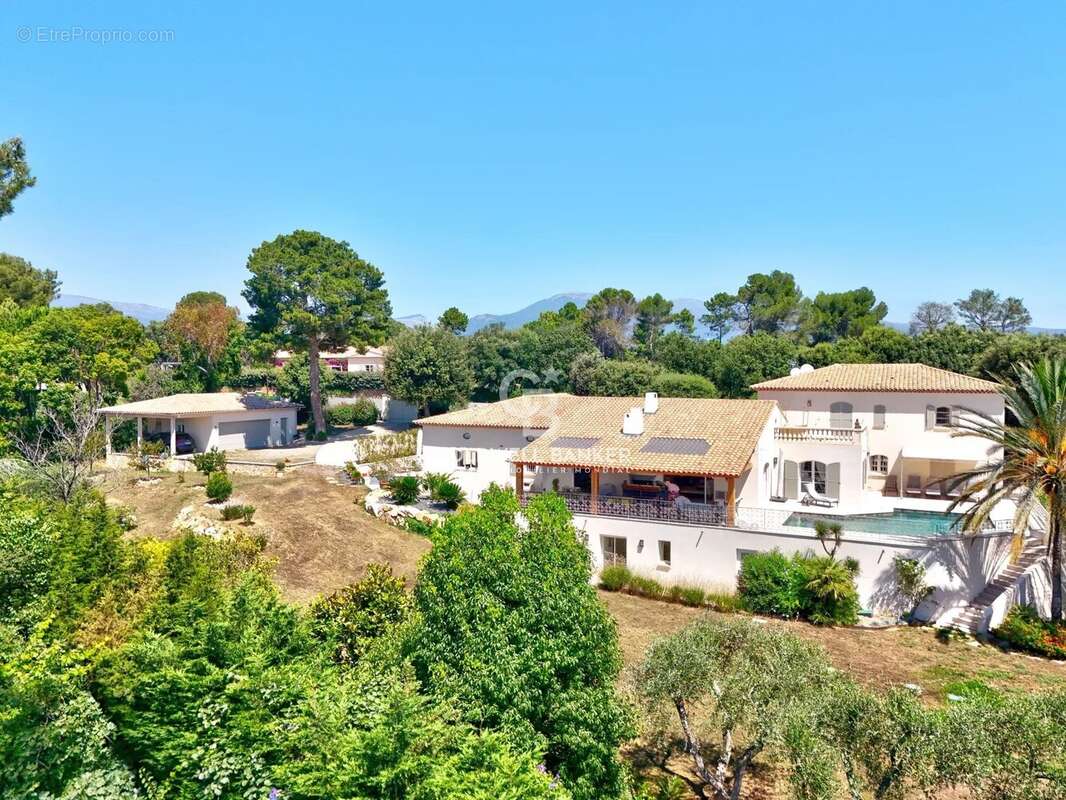 Maison à VALBONNE