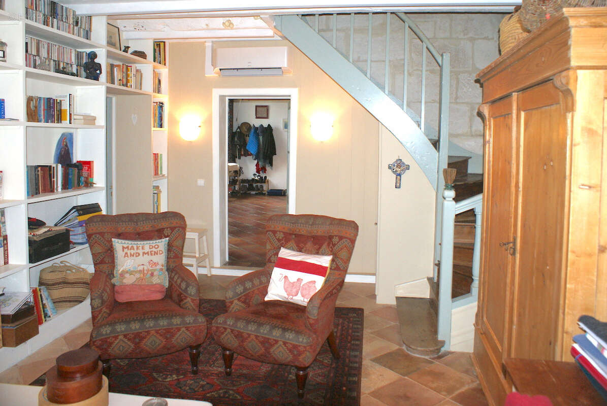 Maison à MONTLIEU-LA-GARDE