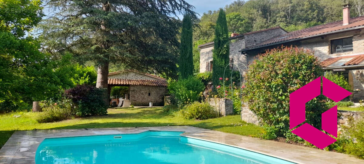 Maison à SAINT-ETIENNE-SUR-USSON