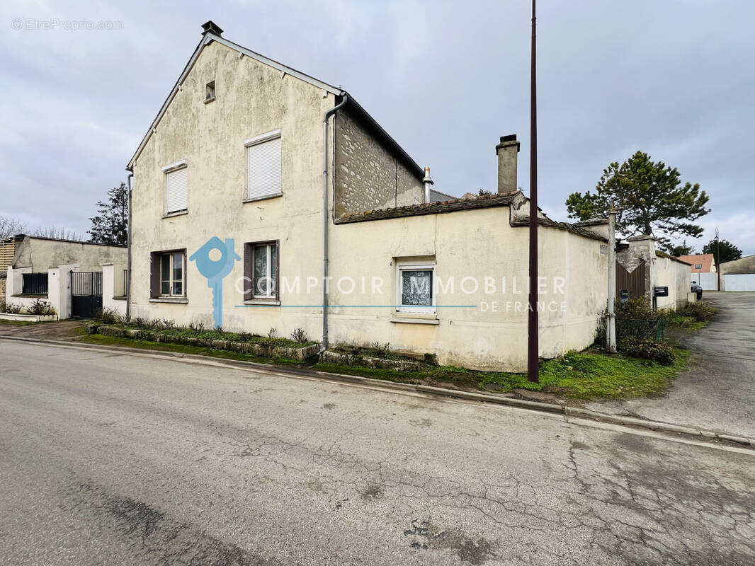 Maison à AUNAY-SOUS-AUNEAU