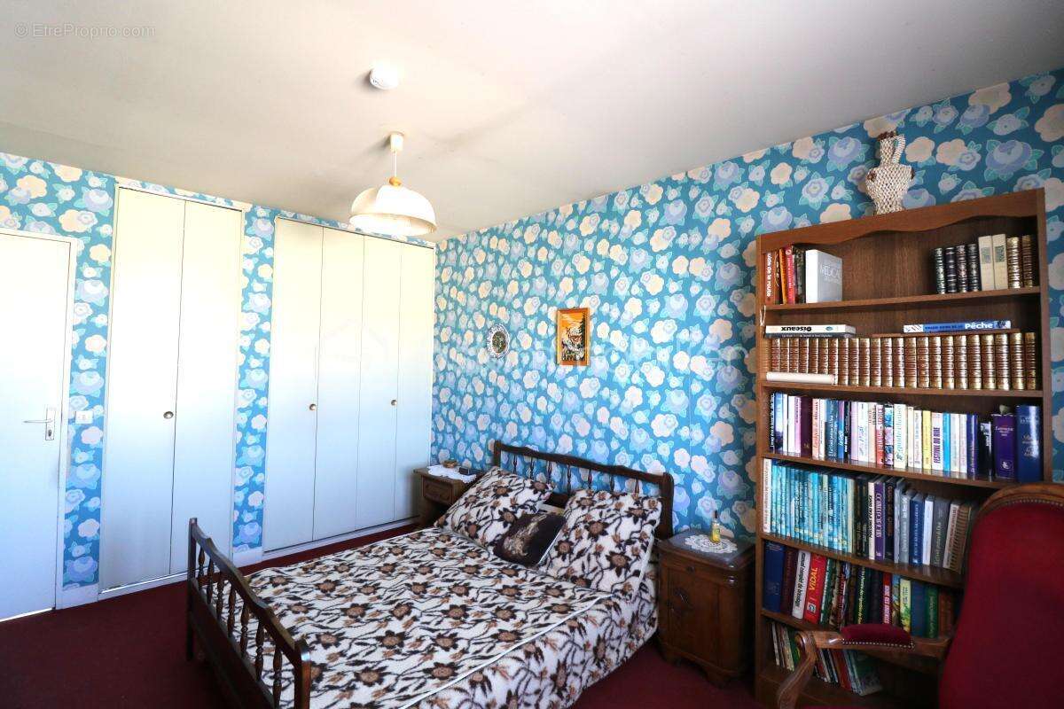 Maison de plain-pied très proche de la gare, 4 pièces, 2 chambres, atelier, dépendances, garage et jardin! - photo 7