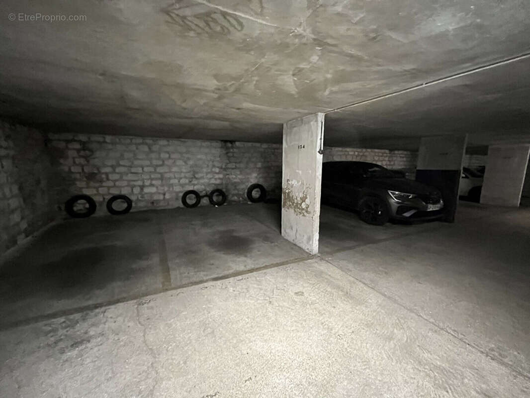 Parking à MONTROUGE