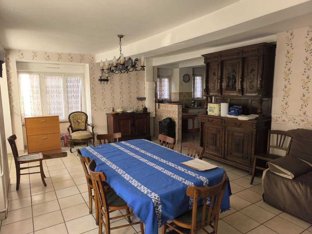 Salon/ Salle à manger - Maison à AUBUSSON