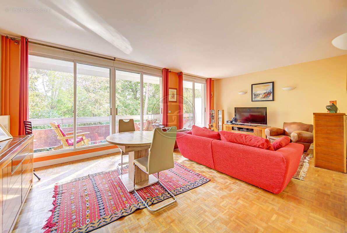 Appartement à MAREIL-MARLY
