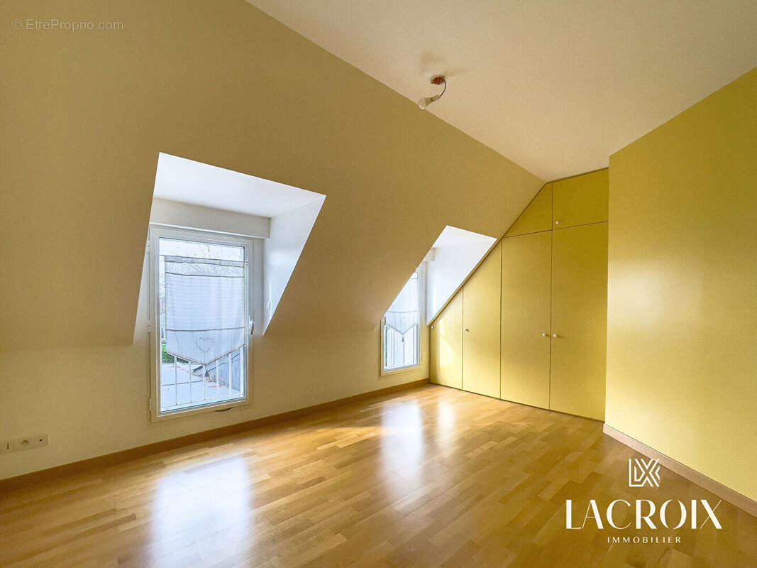 Maison à LA CHAPELLE-DES-FOUGERETZ