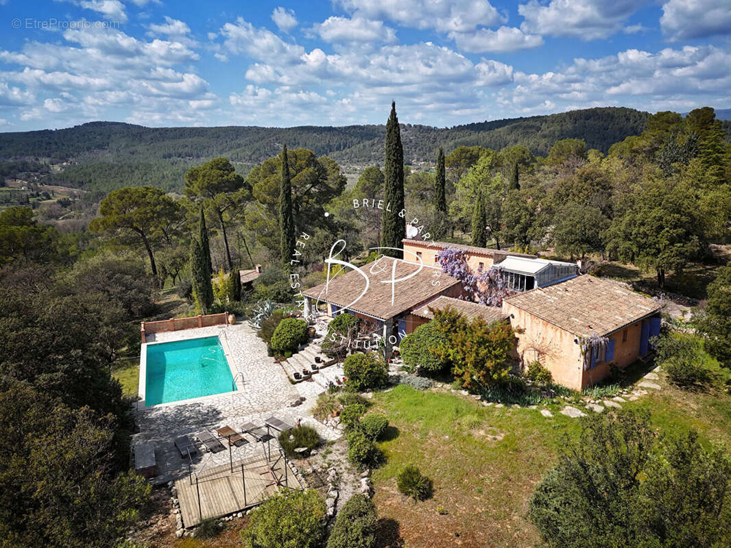 Maison à ENTRECASTEAUX