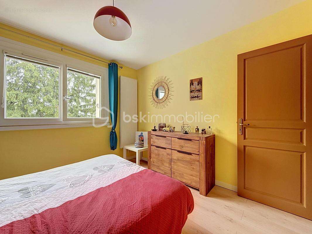 Appartement à EZANVILLE