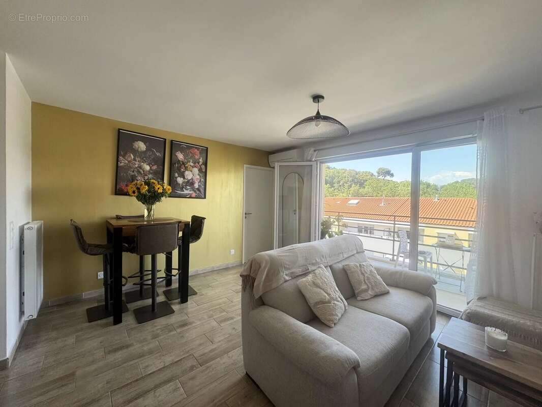 Appartement à VILLENEUVE-LOUBET
