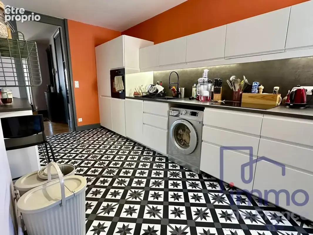 Appartement 117 m² à Saint-Etienne  - photo 2