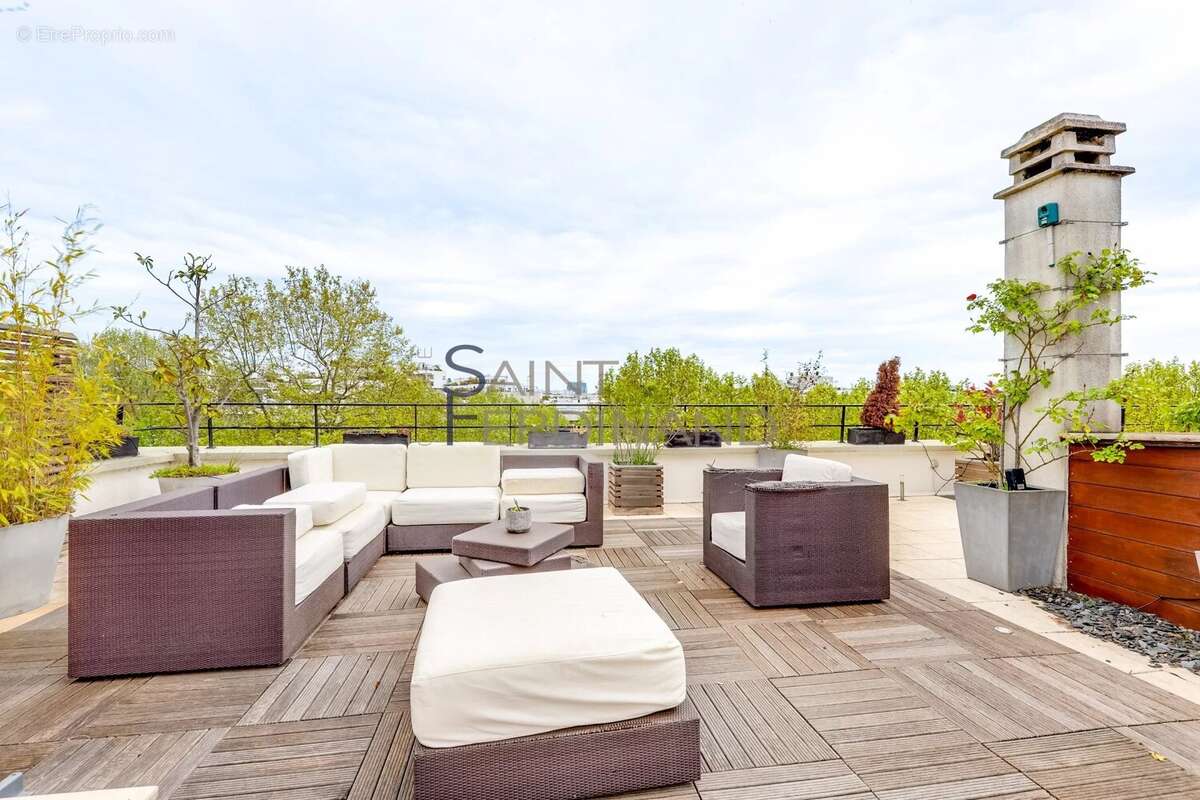 Appartement à NEUILLY-SUR-SEINE