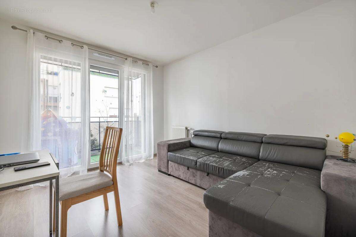 Appartement à LES PAVILLONS-SOUS-BOIS