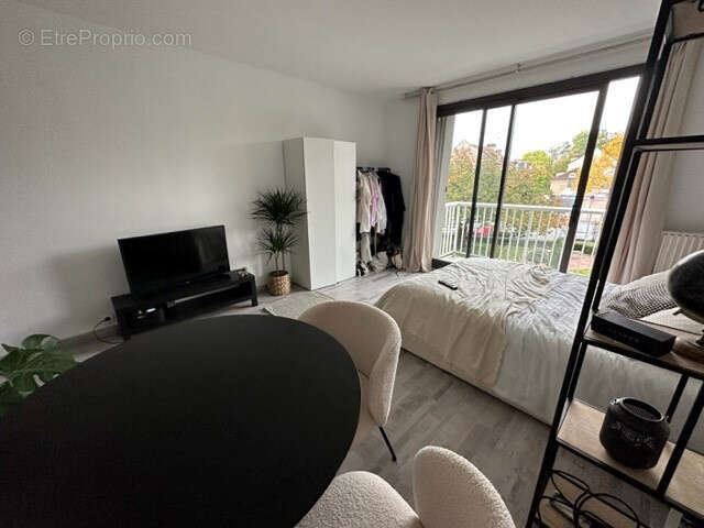 Appartement à BURES-SUR-YVETTE