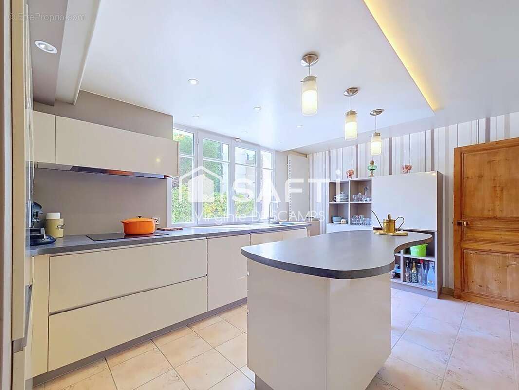 Maison 182 m² à Houdan  - photo 4