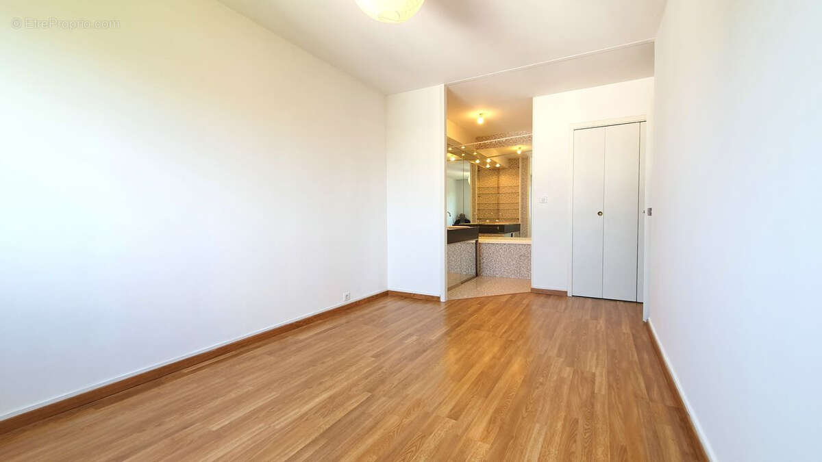 Appartement à SAINT-SEBASTIEN-SUR-LOIRE