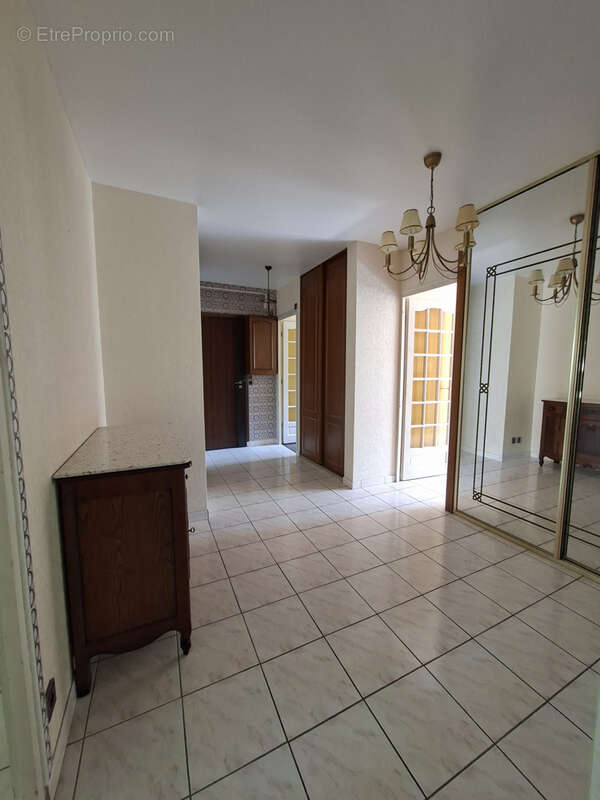 Appartement T4 de 88 m2 avec terrasse et vue sur le parc - photo 5
