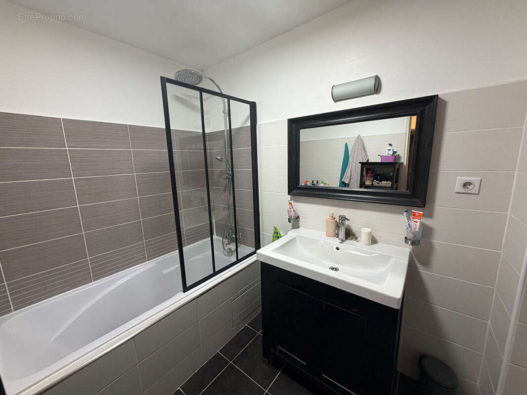 Appartement à SIGNES
