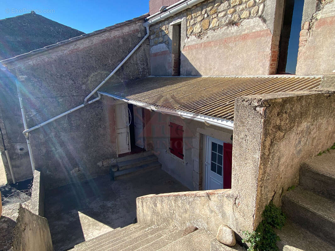 Maison à SAINT-VICTOR-DE-MALCAP