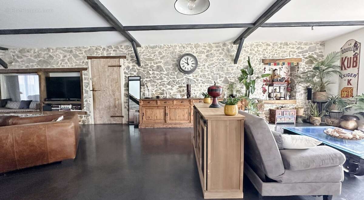 Maison à SAUBRIGUES