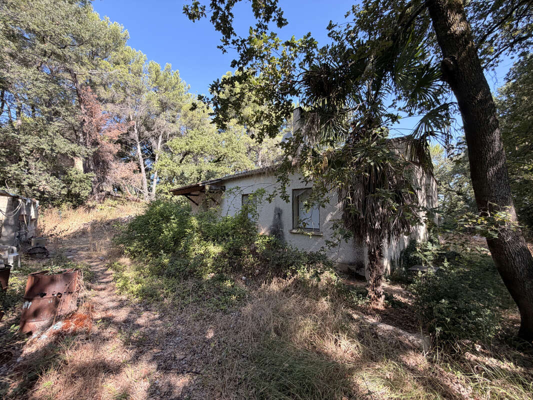 15mn de vaison - villa  plain-pied 100m2 a renover - photo 2