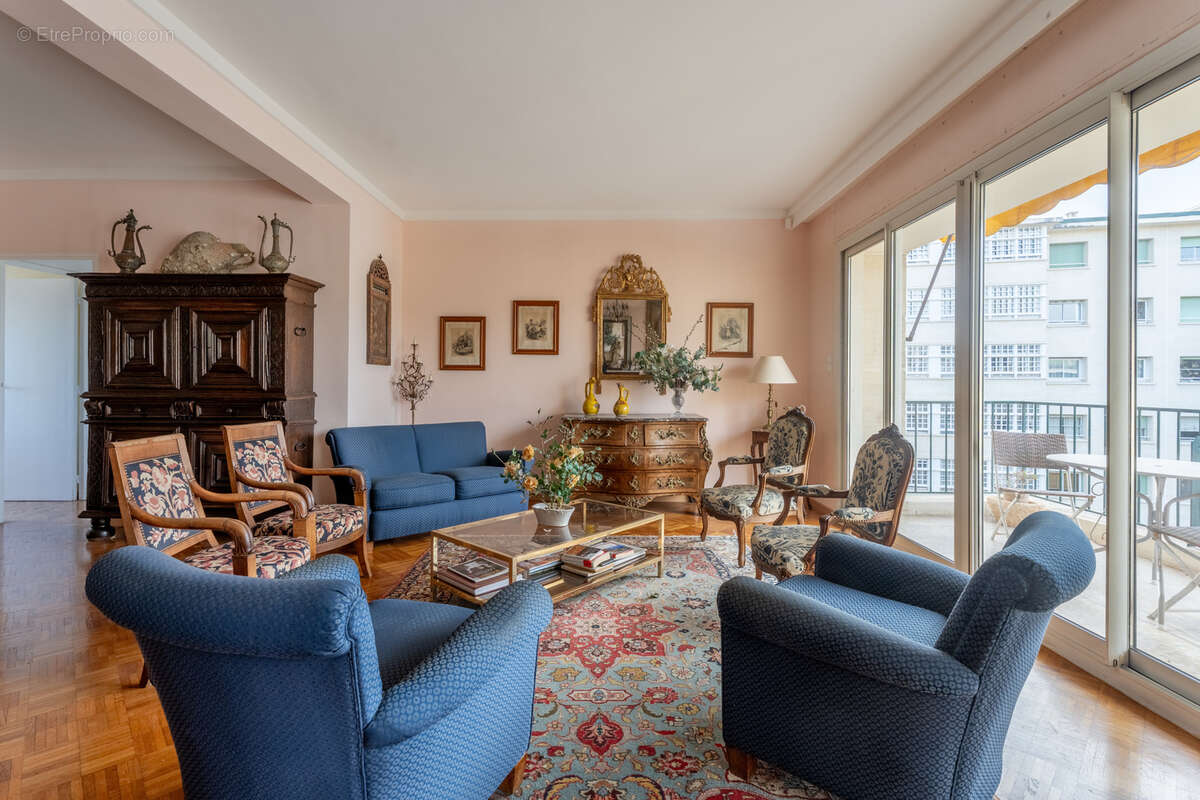 Appartement à MARSEILLE-8E