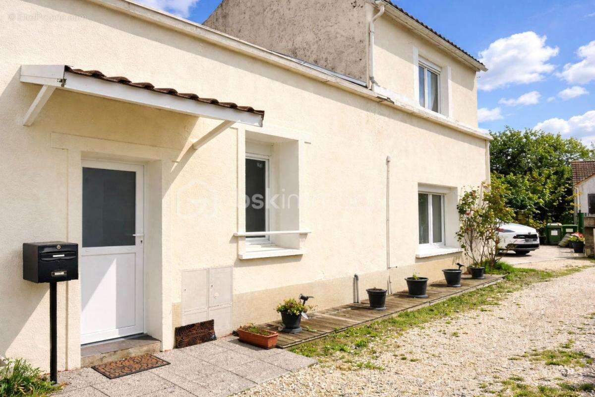 Maison à ECHARCON