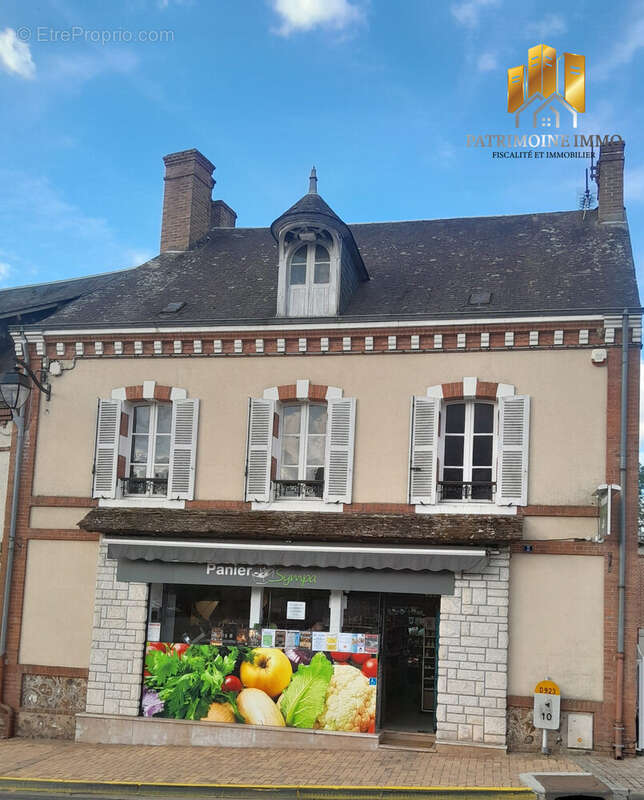 Commerce 155 m² à Brinon-Sur-Sauldre  - photo 2