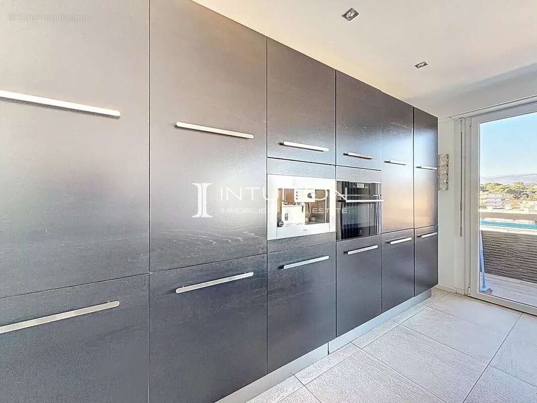 Appartement à LE CANNET