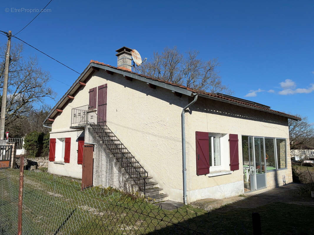 Maison à CASTELNAU-MONTRATIER