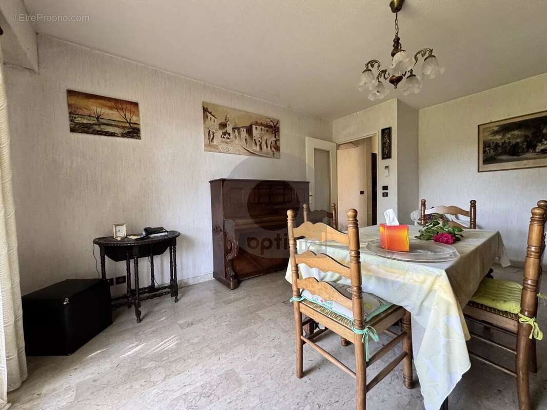 Appartement à ROQUEBRUNE-CAP-MARTIN