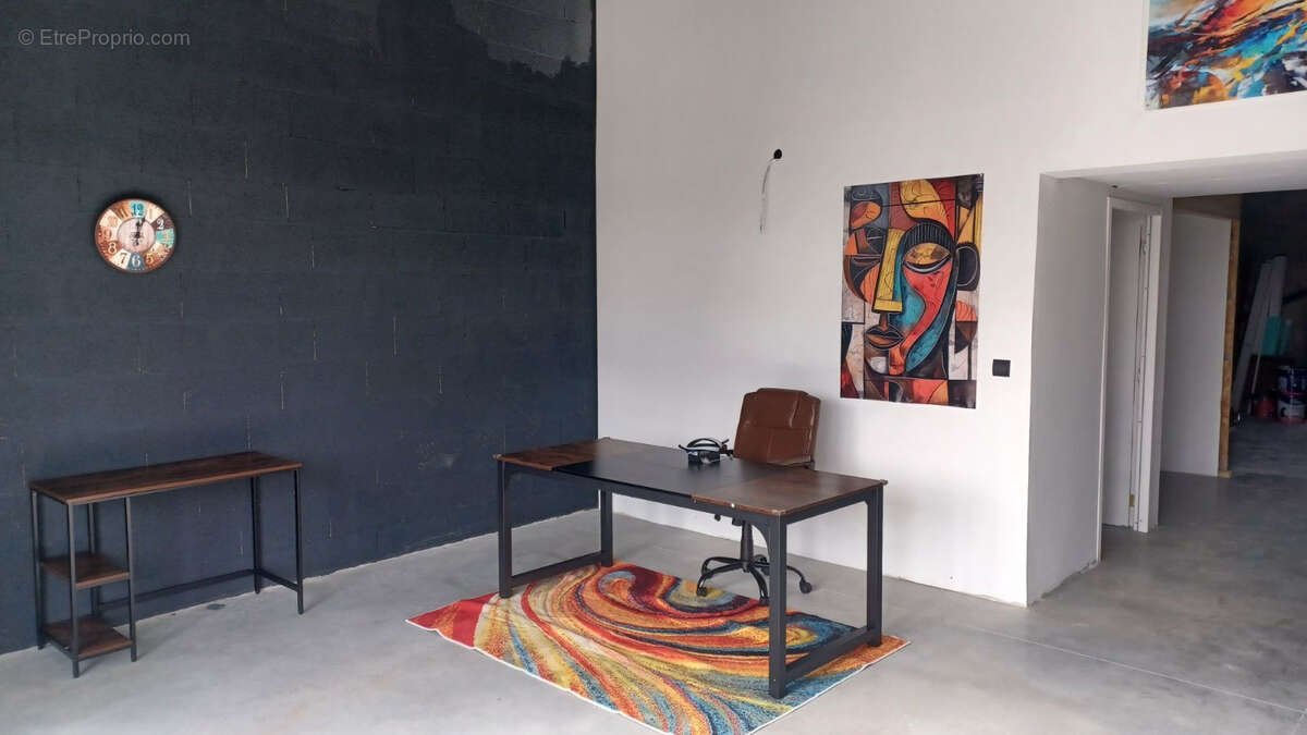 Batiment commercial locatif - vente d'un lot - photo 5